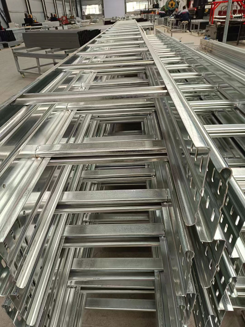 <b>梯式电缆桥架</b>