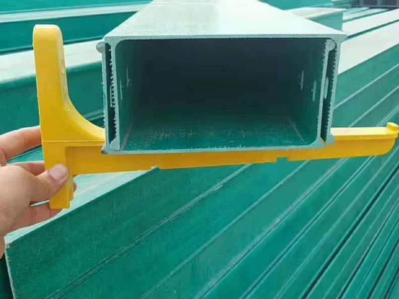 <b>玻璃钢桥架</b>